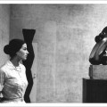 Silvana Mangano con le sculture di Constantin Brâncuşi al MoMA di New York, 1956