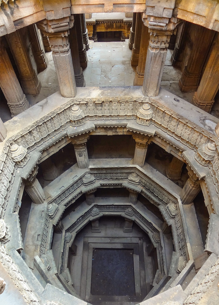 The Vanishing Stepwells of India - Victoria Lautman