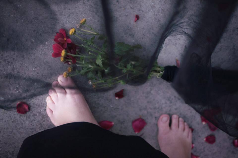 Monica Mura - Me Ama. No me Ama. (M'ama. Non m'ama) 2015. Come un amore innocente può trasformarsi in un amore tossico. Deputazione di Pontevedra. #ViolenzaZero. Fotografia