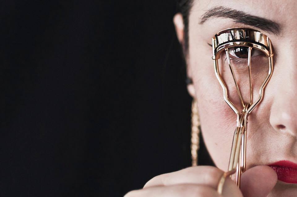 Monica Mura - Prima e Dopo, restaurando l'ordine naturale. (2015-2016). Esposizione al Museu José Malloa (Portogallo) - Performance con paesaggio sonoro: 20 min