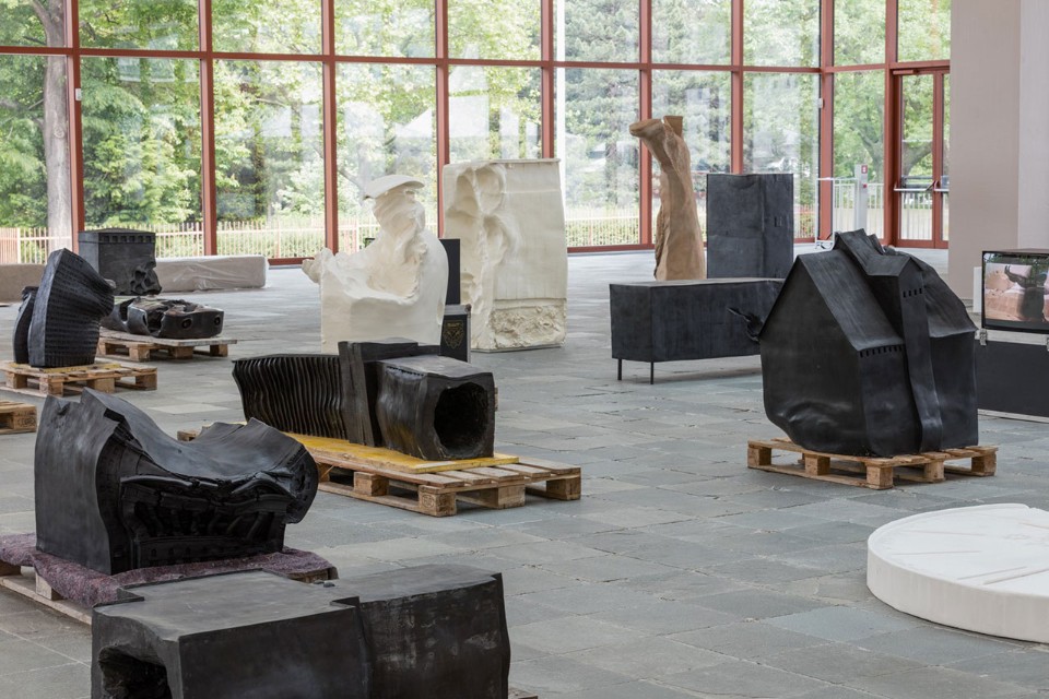 Exhibition View "Erwin Wurm. Performative Sculptures" - Photo Johannes Stoll @Belvedere, Vienna