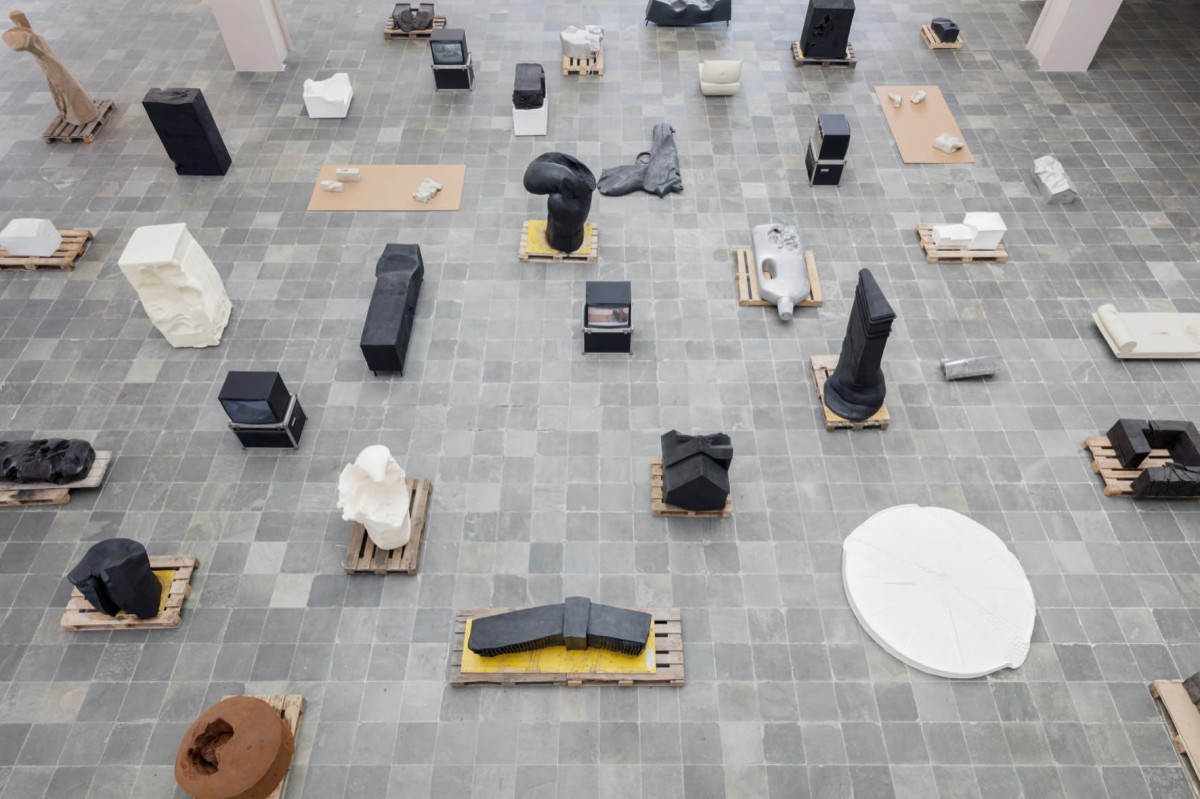 Exhibition View "Erwin Wurm. Performative Sculptures" - Photo Johannes Stoll @Belvedere, Vienna