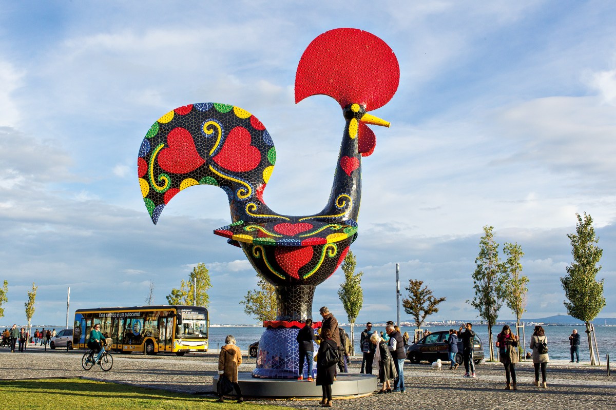 Joana Vasconcelos - Pop Galo, 2016
