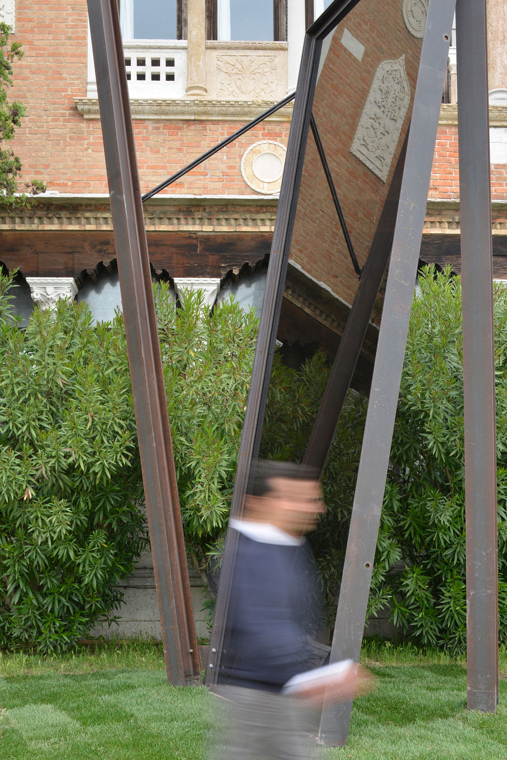 "Medida Incerta" di José Pedro Croft - Fotografia di Daniel Malhão