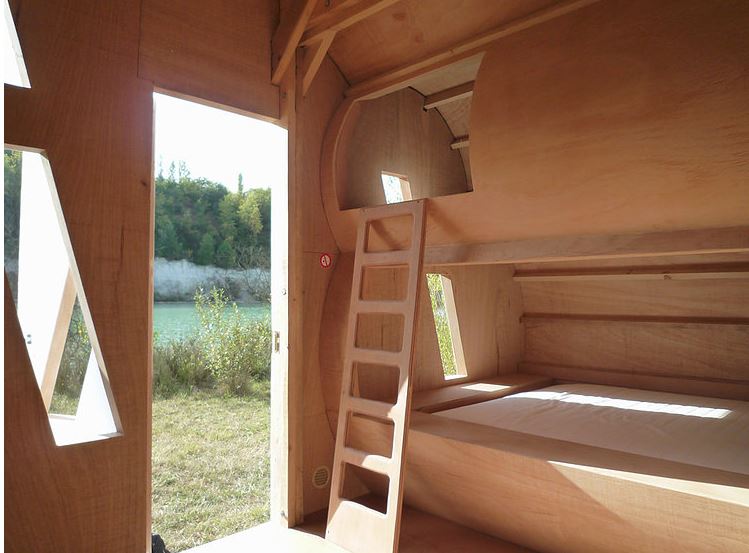 Refuges Périurbains - Zébra3 - Le Nuage, Refuge périurbain #1 - 2010 - interno