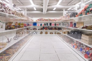 Hassan Sharif, Hassan Sharif Studio (Supermarket),1990/2016. Padiglione degli Artisti e dei Libri