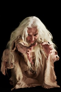 L'attrice Olwen Fouéré in "Tremble Tremble" di Jesse Jones. Fotografia di Ros Kavanagh