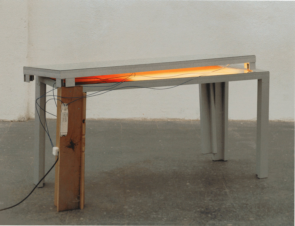 Pedro Cabrita Reis - Do you still love me - 2004, alluminio, vetro, lampada fluorescente, 90x163x66cm