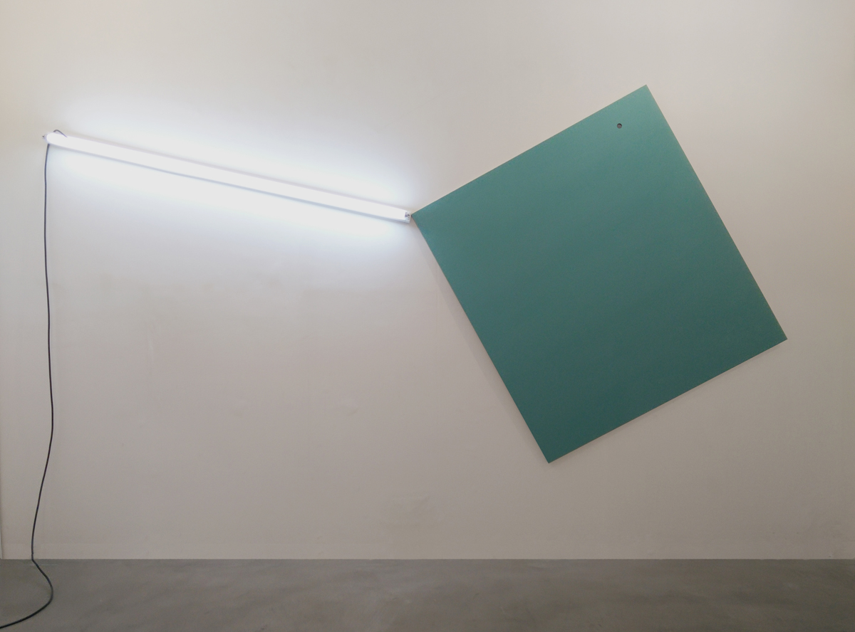 Pedro Cabrita Reis - To Fly a Kite - 2015 - fluorescent light, aluminum, electric wires, enamel on plywood - overall dimensions 311 x 162 x 4 cm