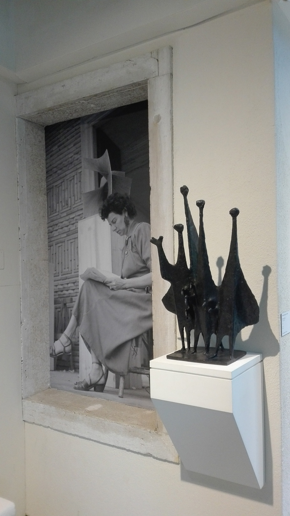 "Persone nel vento" (1951) by Kenneth Armitage @ Peggy Guggenheim Collection