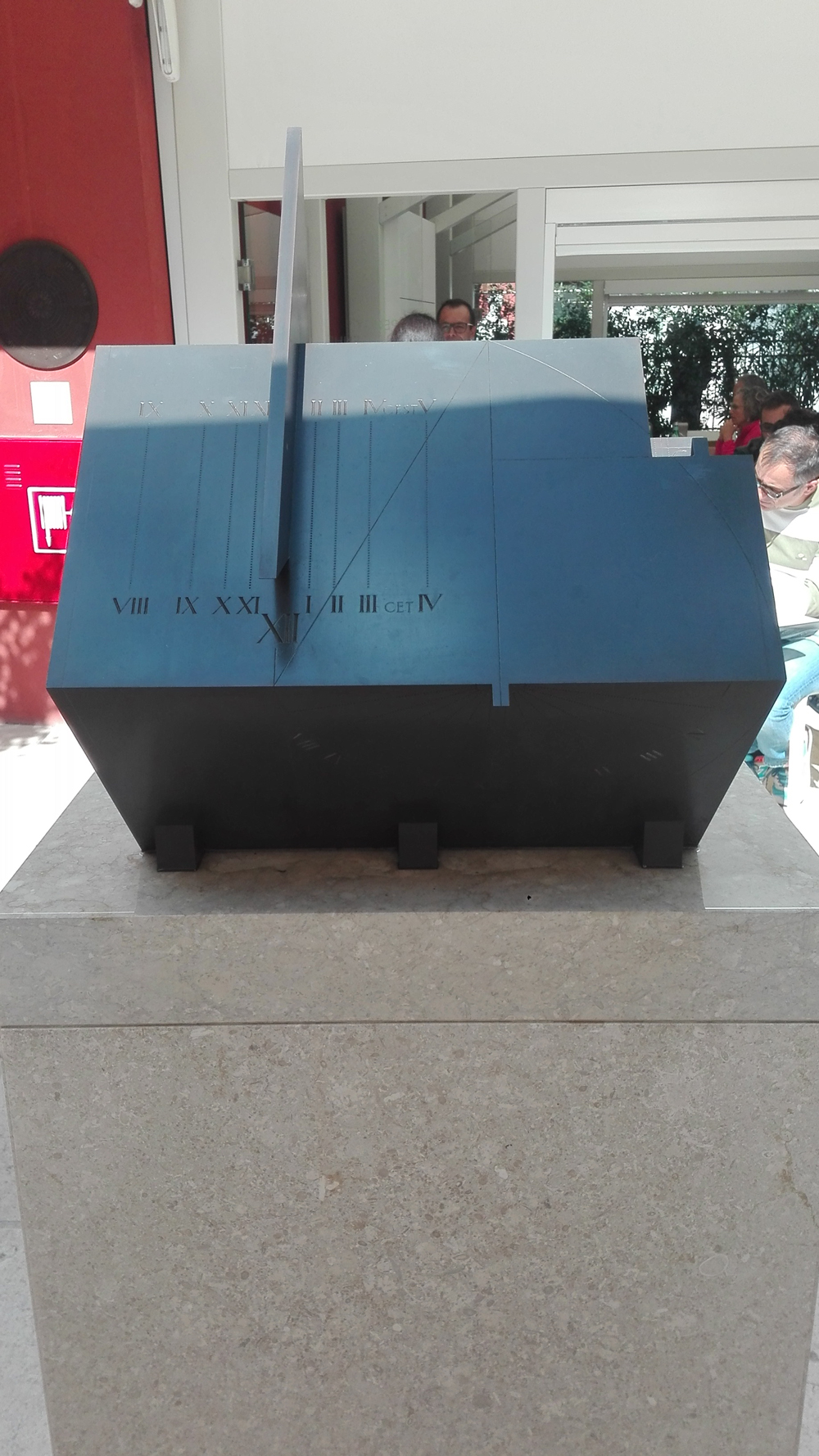 "4orty 5ive Sundial - L'orologio solare 4uaranta 5inque" (2017) by Joanna Migdal @ Peggy Guggenheim Collection