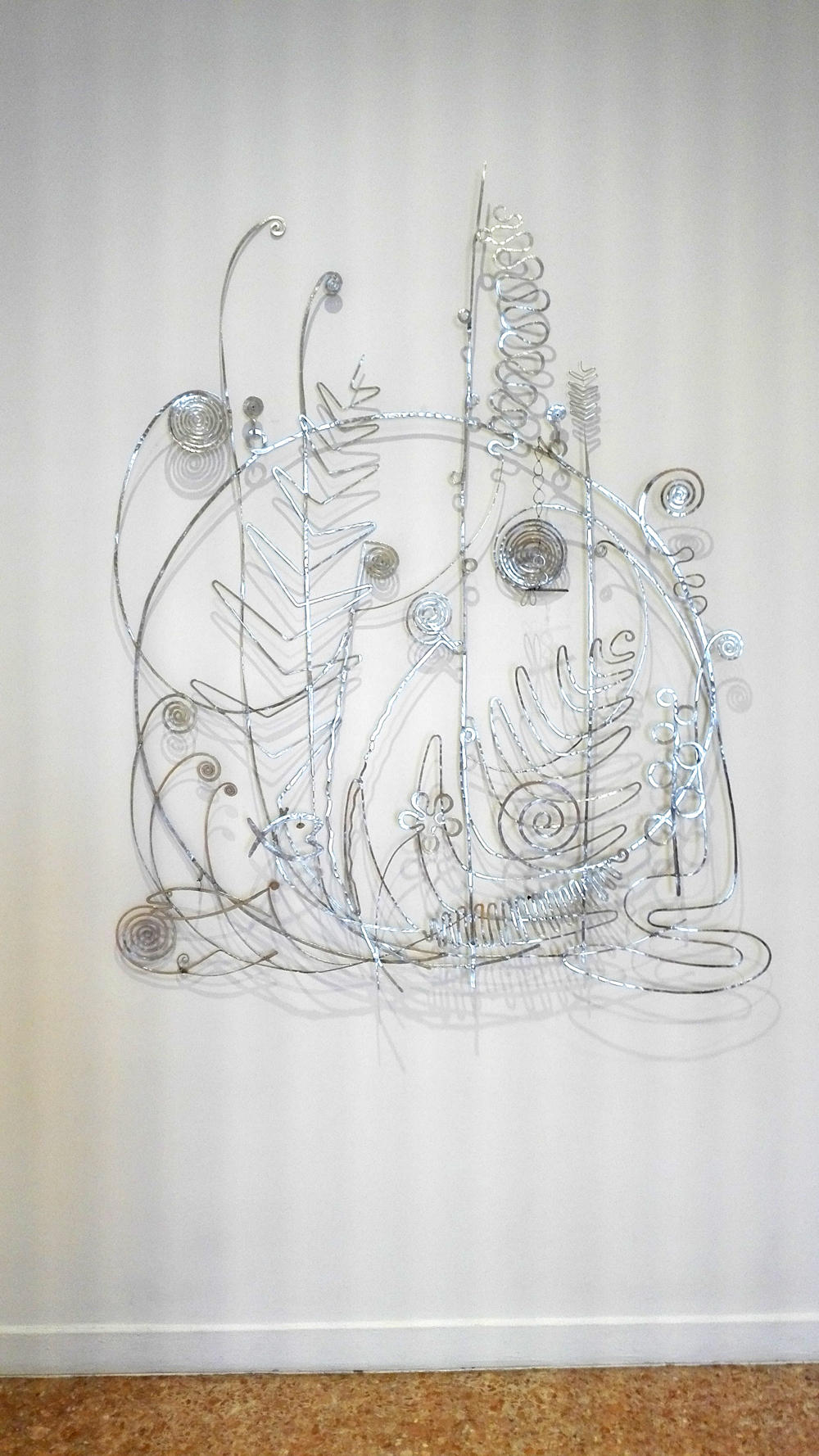 "Testiera di letto in argento" (1946) by Alexander Calder @ Peggy Guggenheim Collection