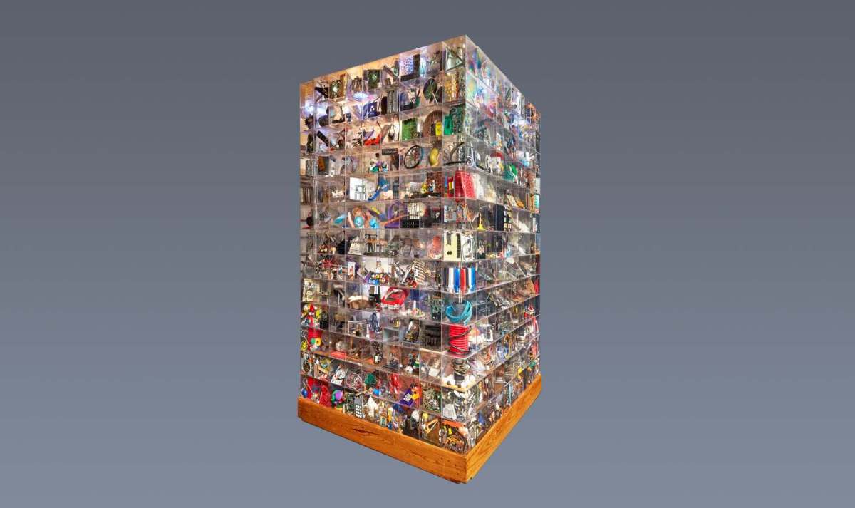 A Casa da Construção, 2011-2017 Acrylic and mixed media 250 cm x 160 cm x 181 cm Collection of the artists