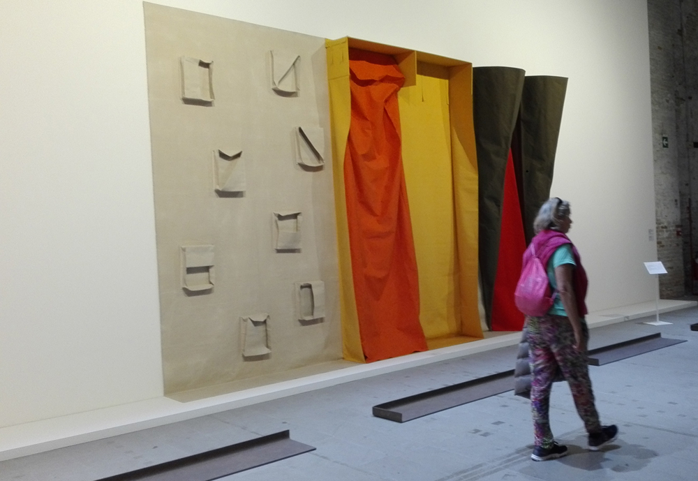 Biennale Arte 2017 – Arsenale - Franz Erhard Walther (Germania)