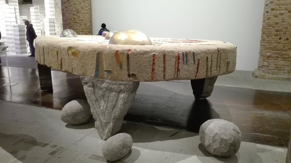 Biennale Arte 2017 – Arsenale -"Turtle" di Erika Verzutti (Brasile)