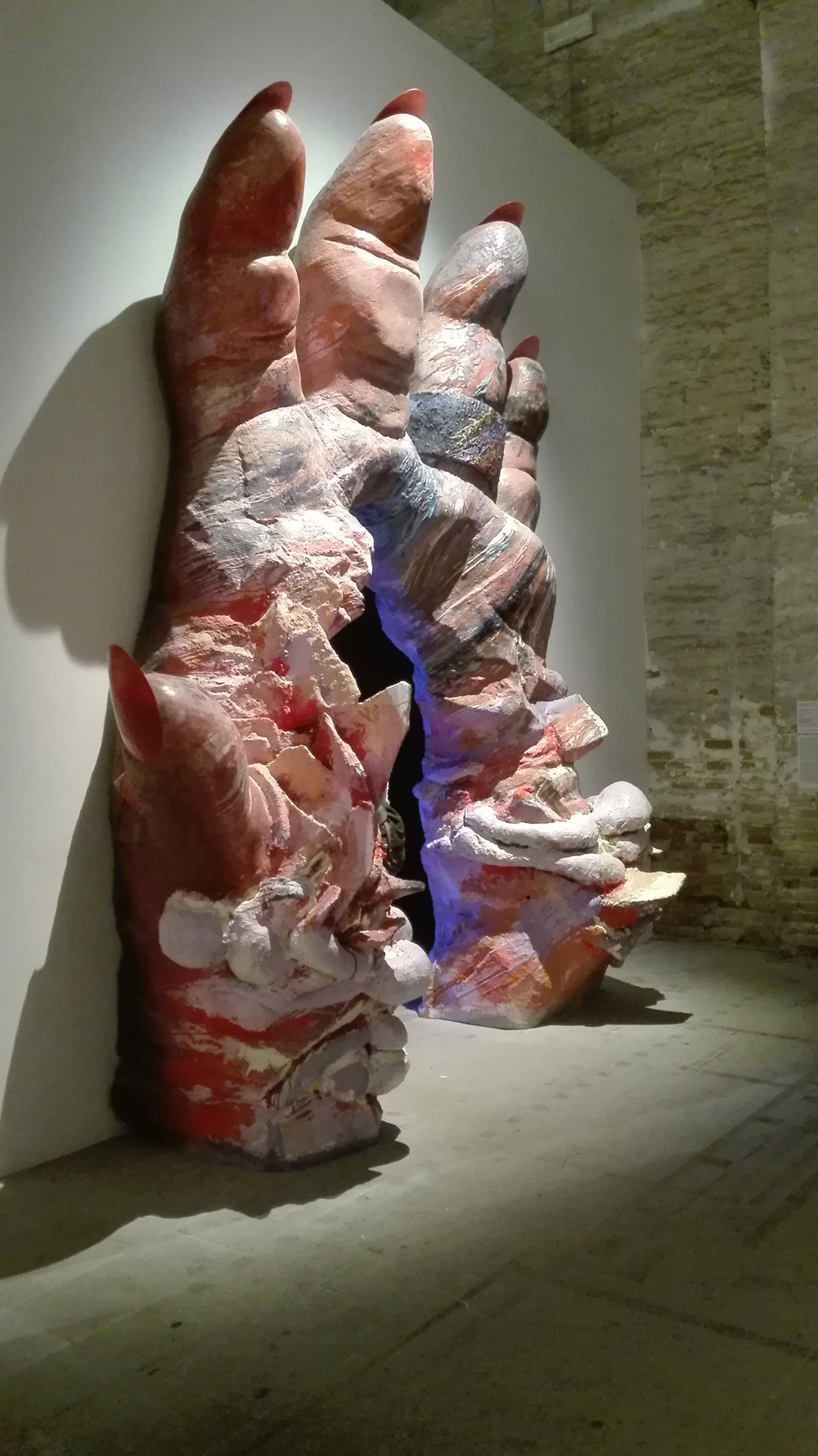 Biennale Arte 2017 – Arsenale - "Grotta profunda" di Jelili Atiku (Nigeria)