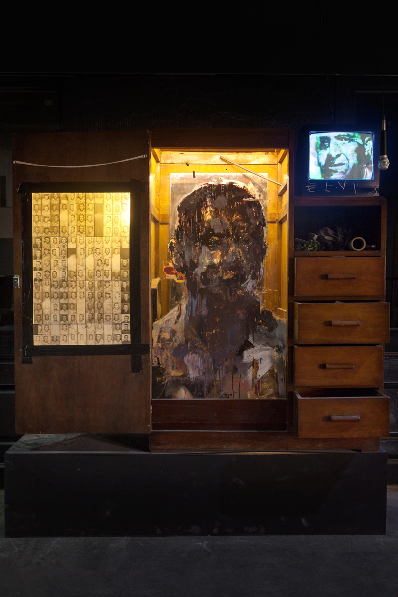 Matie¦Çre Noire_Act I_Projection_C_Selfie Elvis I_ collaboration with Diego Lo¦üpez Bueno -® Blind Eye Factory