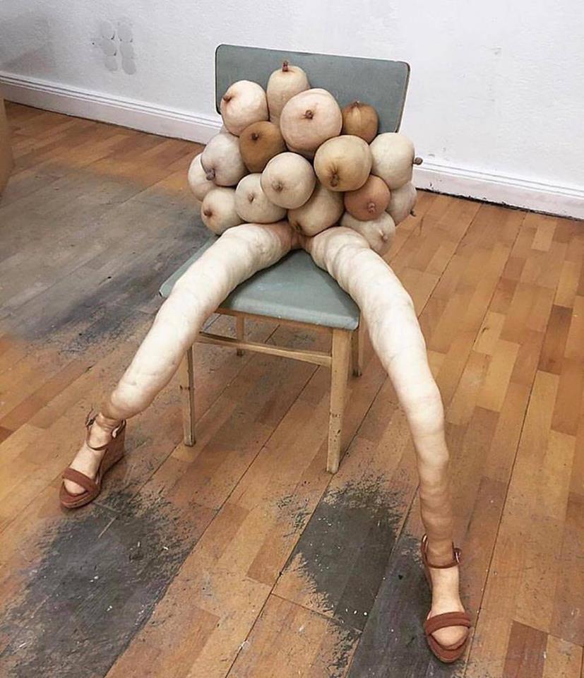 Scultura di Sarah Lucas