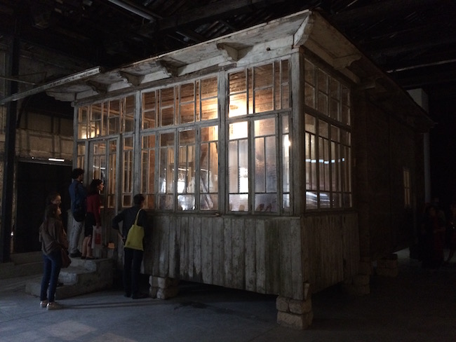 Biennale Arte 2017 - Arsenale - Padiglione Armenia e Georgia - "Living dog among dead lions" di Vajiko Chachkhiani (Georgia)