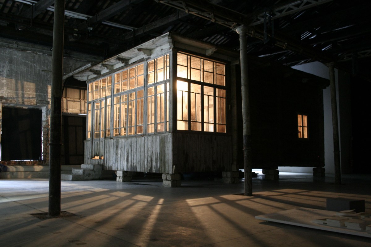 Biennale Arte 2017 - Arsenale - Padiglione Armenia e Georgia - "Living dog among dead lions" di Vajiko Chachkhiani (Georgia)