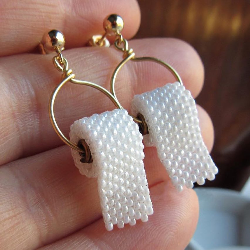 Orecchini carta igienica