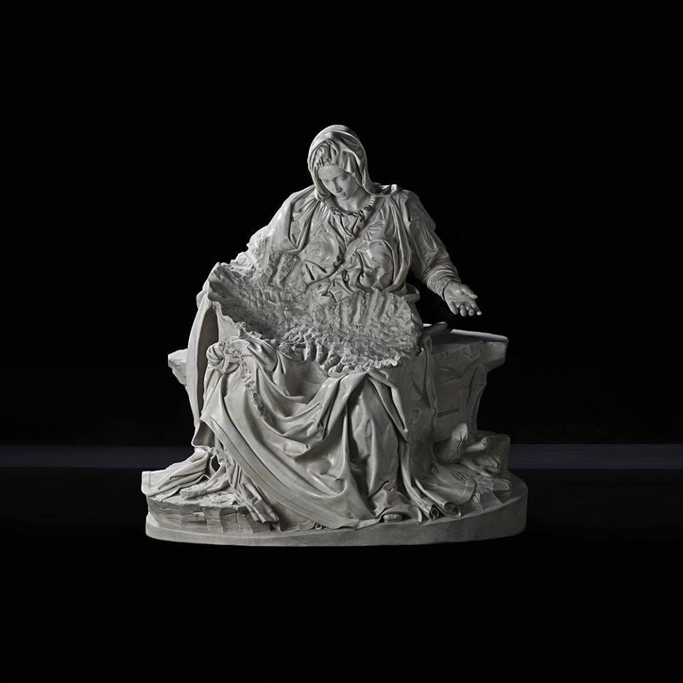 Fabio Viale, Pietà senza Cristo, 2018 Galleria Poggiali, Milano