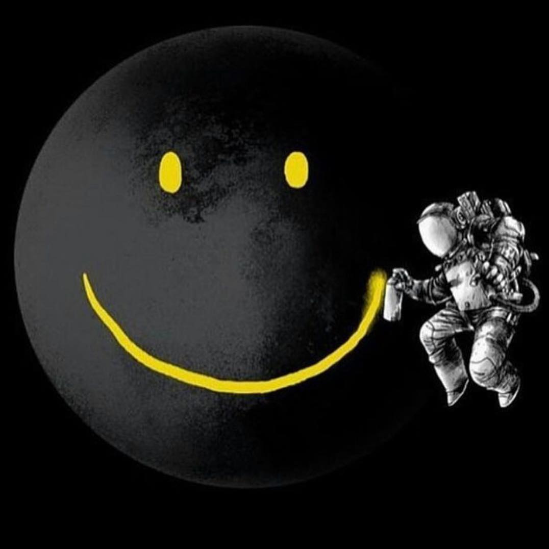 Astronauta smile luna