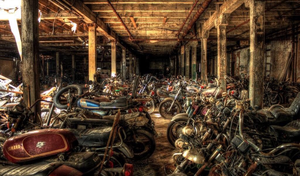 Cimitero delle moto a Lockport, NY