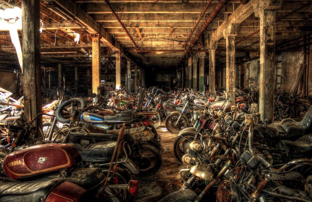 Cimitero delle moto a Lockport, NY