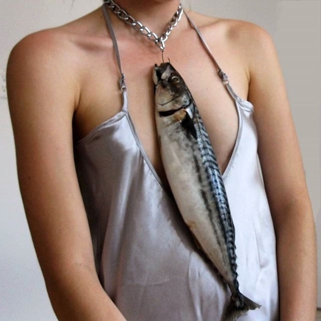 Collana pesce all'amo