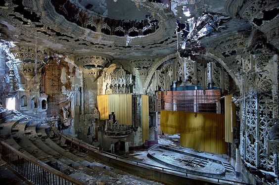 Detroit in rovina - United Artists Theater