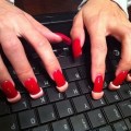 Gommini per unghie lunghe su tastiera