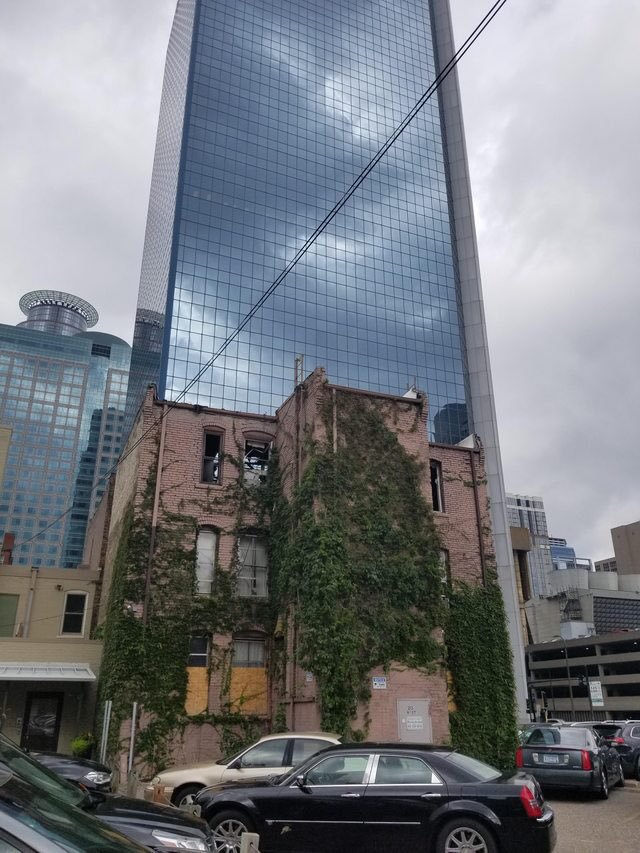 Il vecchio che inontra il nuovo, Minneapolis