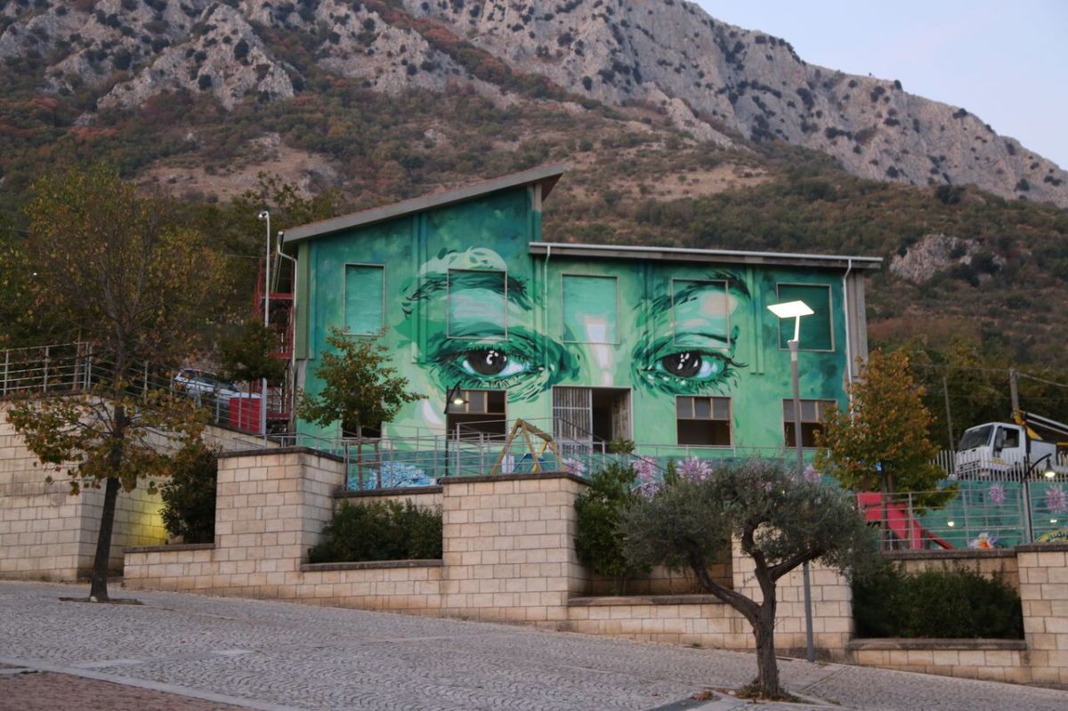 David Diavù Vecchiato, "La Natura che guarda il Mondo". Mural, Vitulano (BN) - 2017