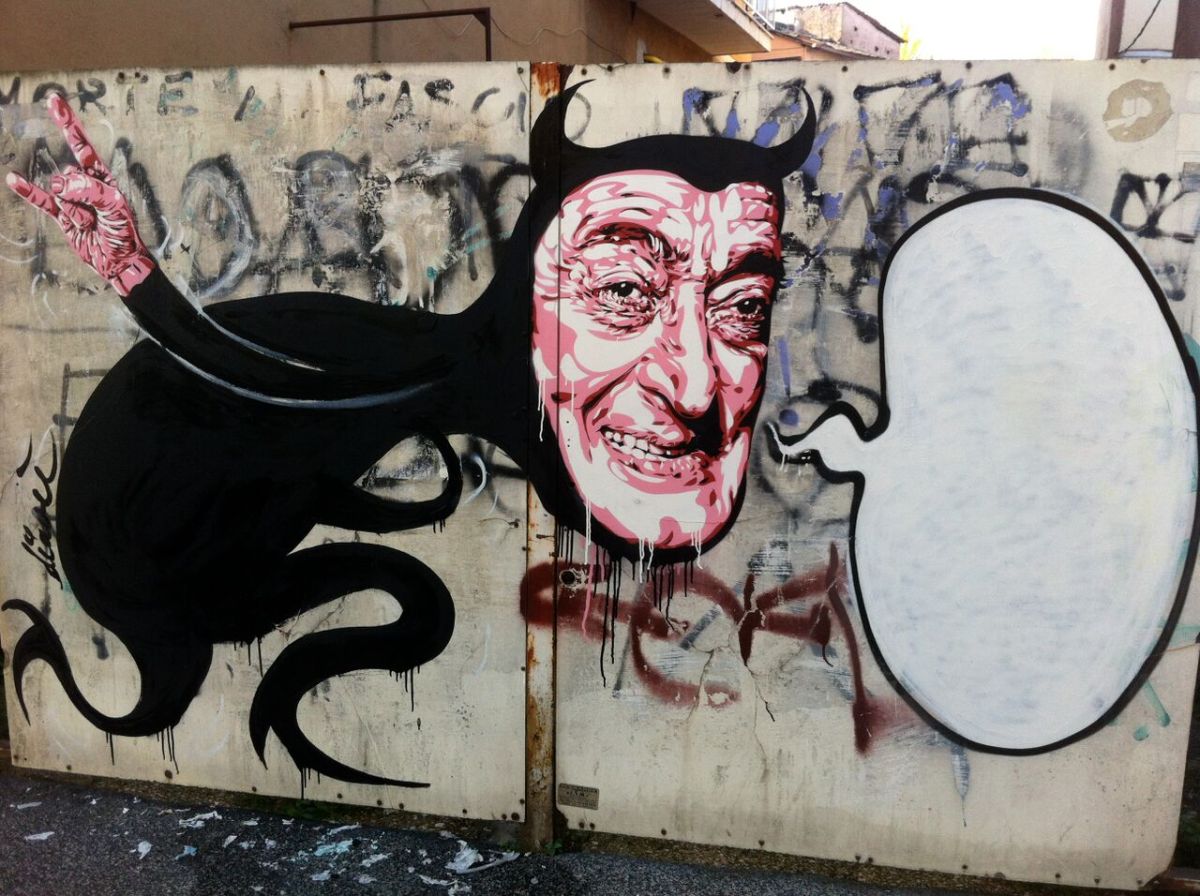 David Diavù Vecchiato, "Totòbolik". Stencil su cancello in ferro. via dei Quintili Roma - 2015 (per progetto MURo - Museo di Urban Art di Roma)