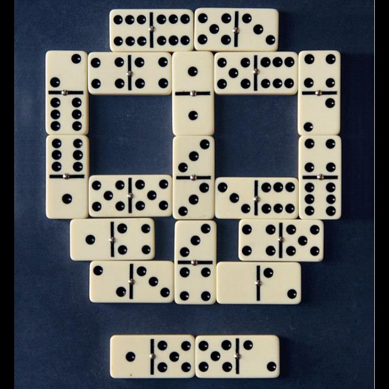 Domino teschio