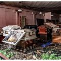 Agenzia funebre abbandonata