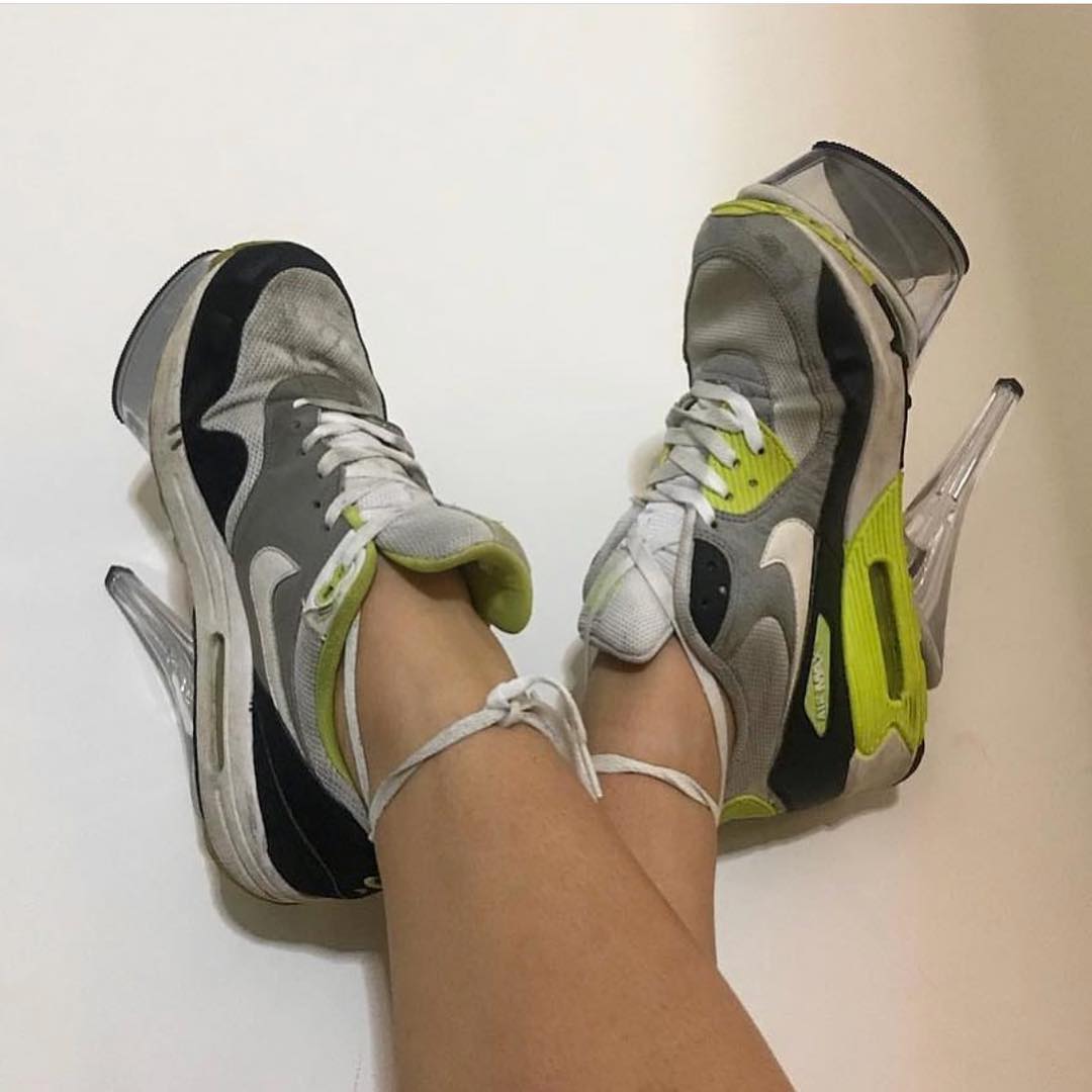 Scarpe da tennis col tacco