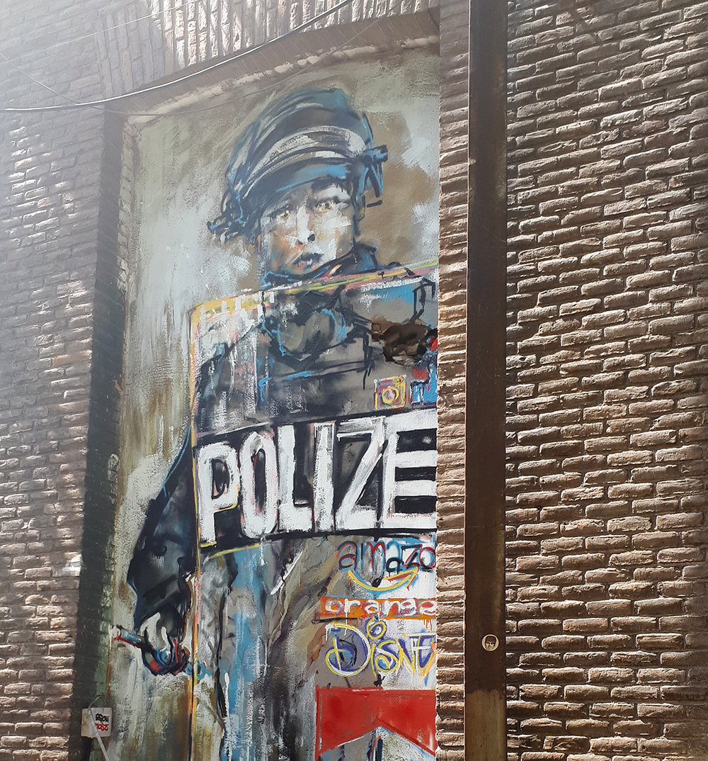 Madrid day by day - Museo La Neomudejar (street art all'esterno)