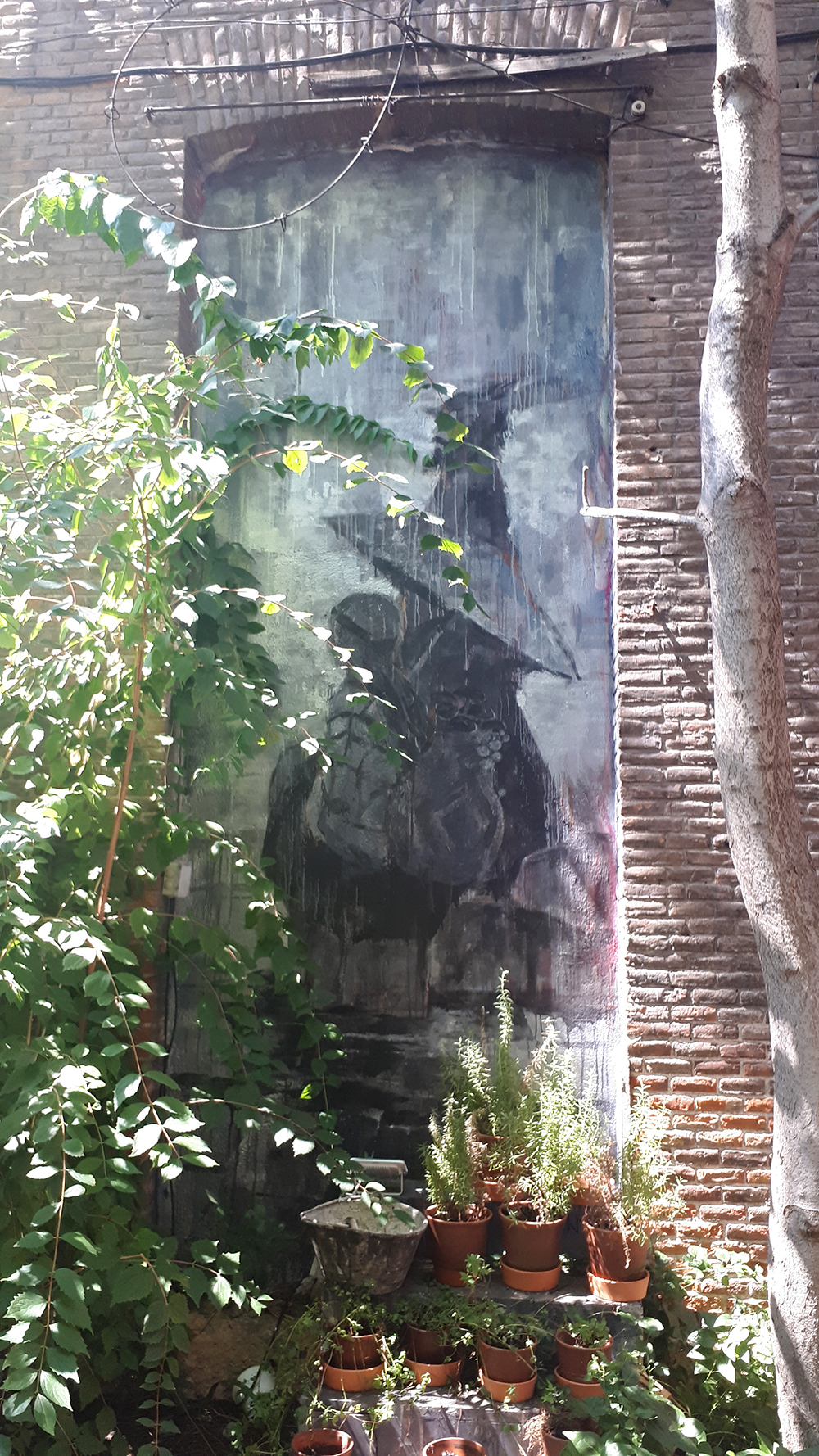 Madrid day by day - Museo La Neomudejar (street art all'esterno)