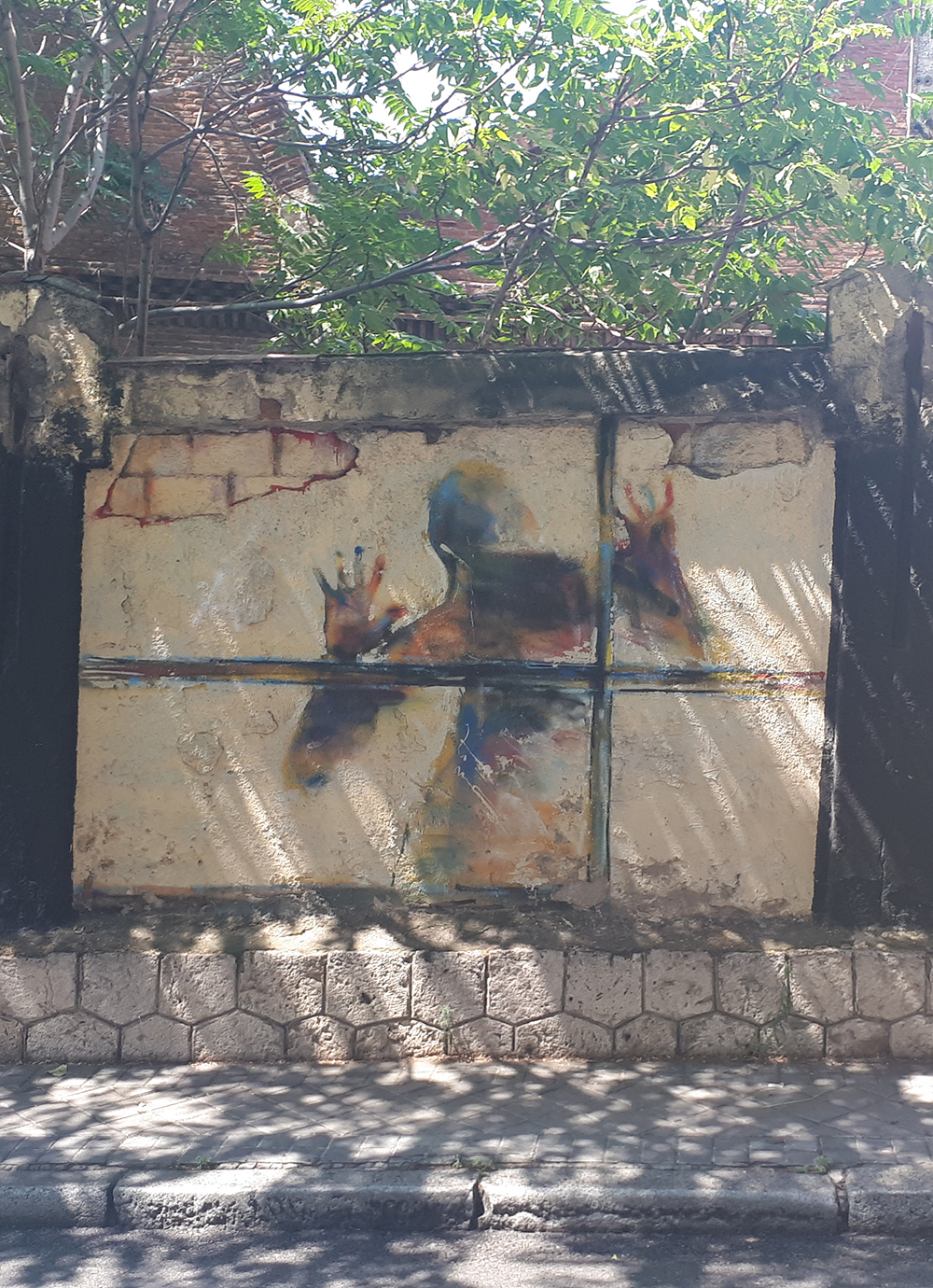 Madrid day by day - Museo La Neomudejar (street art all'esterno)