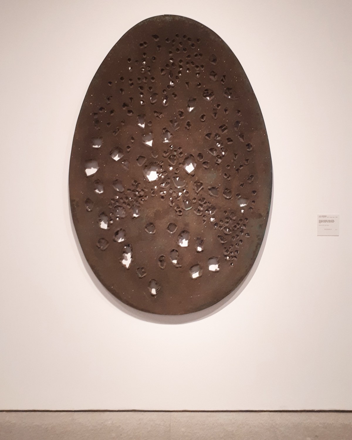 Collezione permanente - Museo Reina Sofia - Collezione permanente - Concetto spaziale: la fine di Dio (1963) by Lucio Fontana