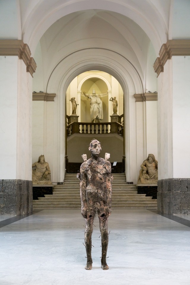 Pangea, bronzo 183x56x35cm 2017 by Aron Demetz @ MANN, Napoli