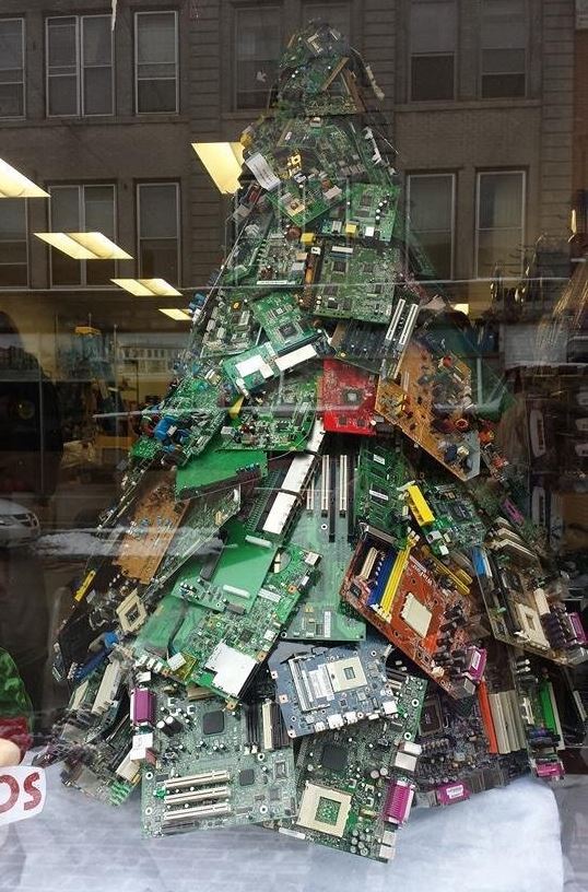 Strani alberi di Natale