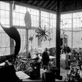 USA. Roxbury, Connecticut. 1963. Sculptor Alexander CALDER in his studio.