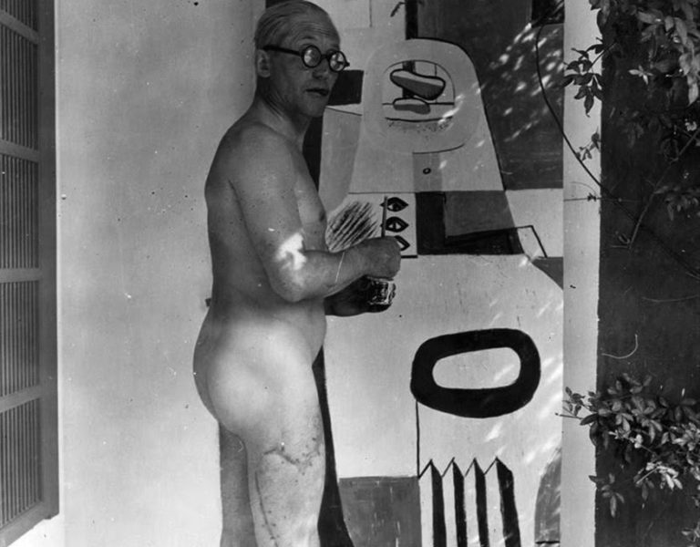 Le Corbusier dipinge nudo le pareti della E-1027