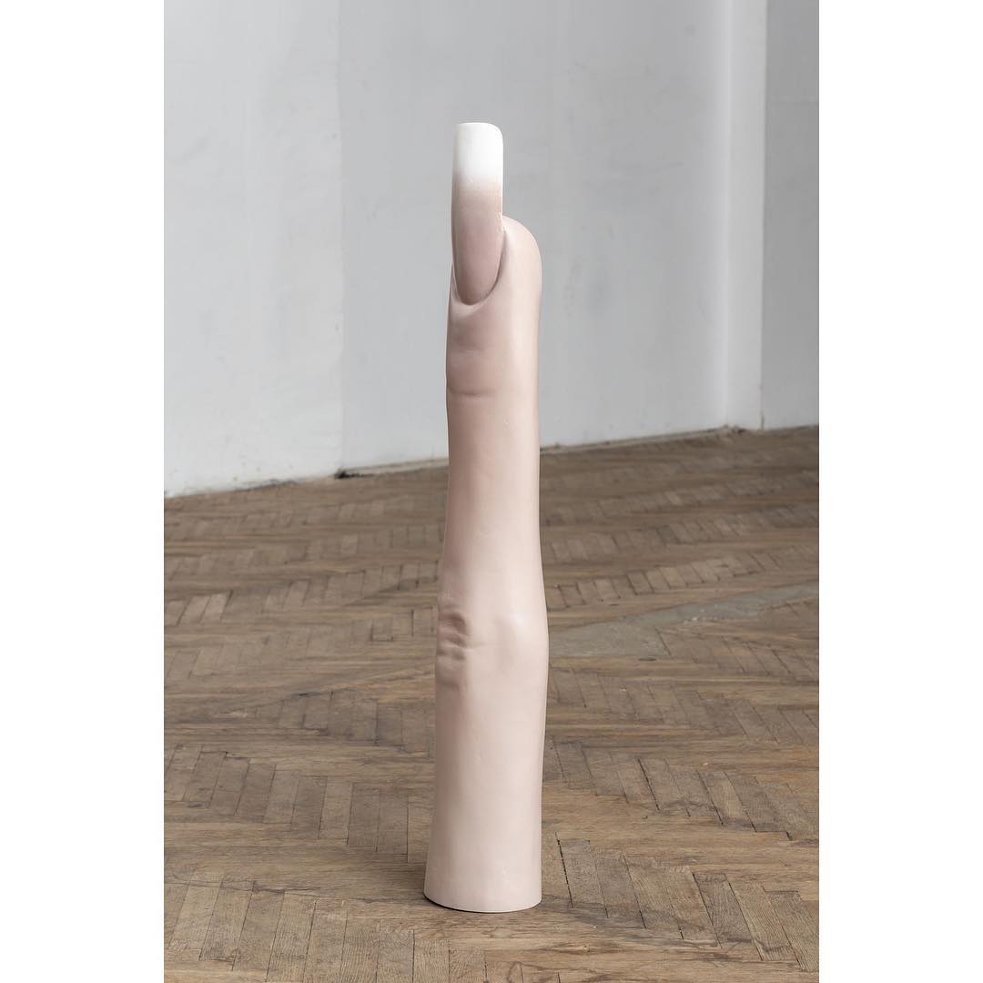 Anna Uddenberg \ Finger VI, 2018 (acrylic resin on fiberglass, spray filler, acrylic paint, UV nail gel)