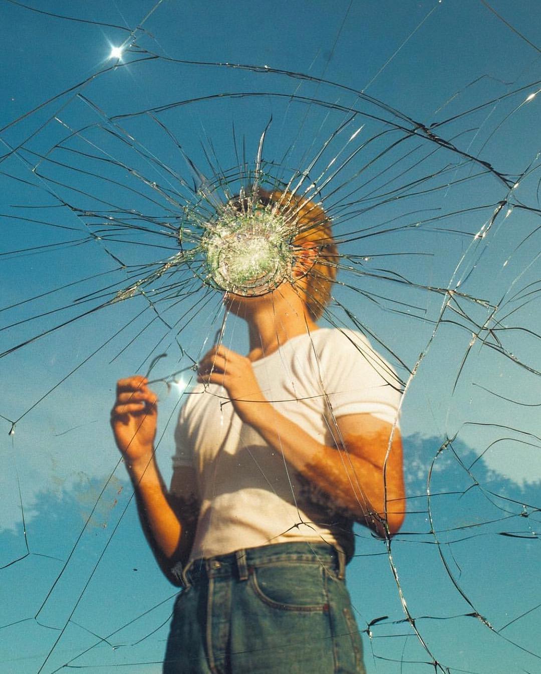 Mind your eyes by Johnny Keethon