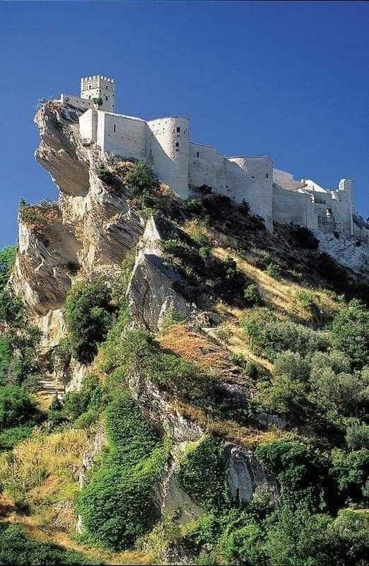 Roccascalegna's Castle, Abruzzo Italy