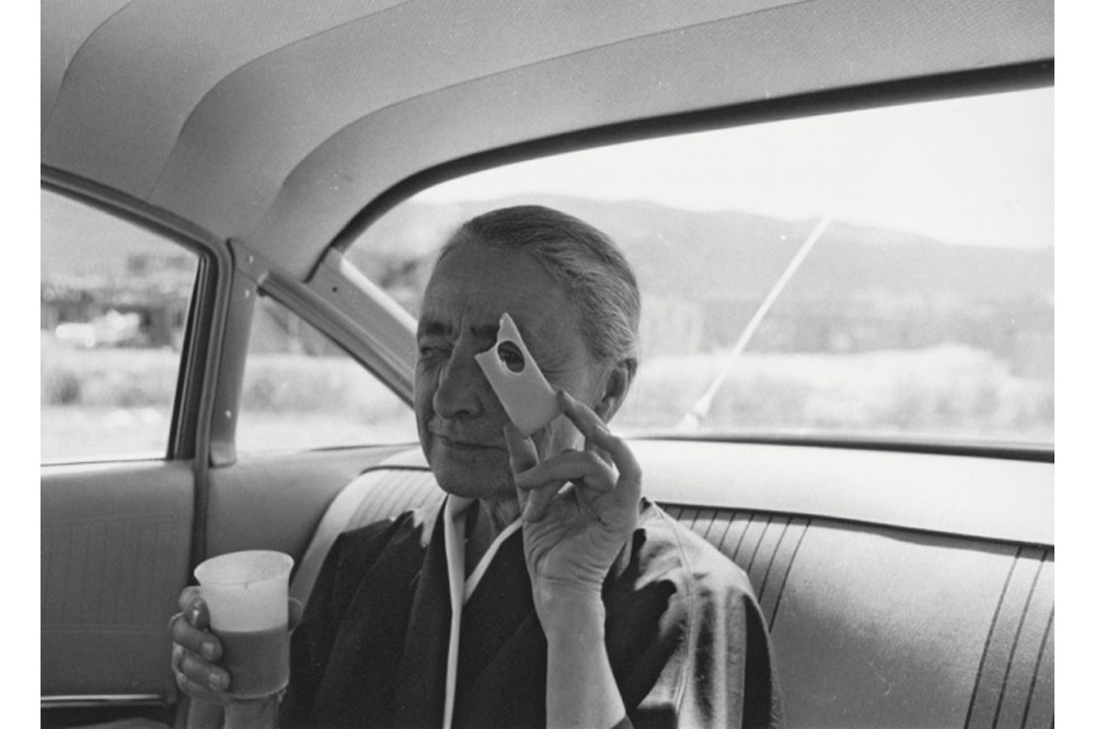 Tony Vaccaro, "Georgia O'Keeffe, Taos Pueblo, New Mexico," 1960. Photo courtesy Michael A. Vaccaro Studio